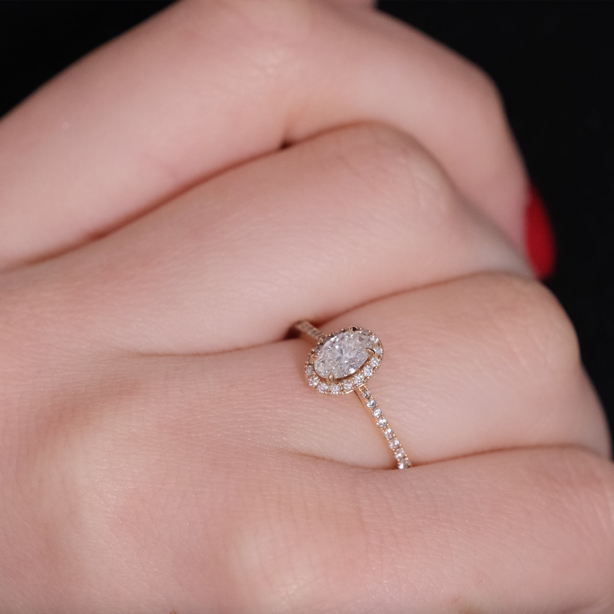 0.70 Karat Alhena Oval Tektaş Pırlanta Yüzük