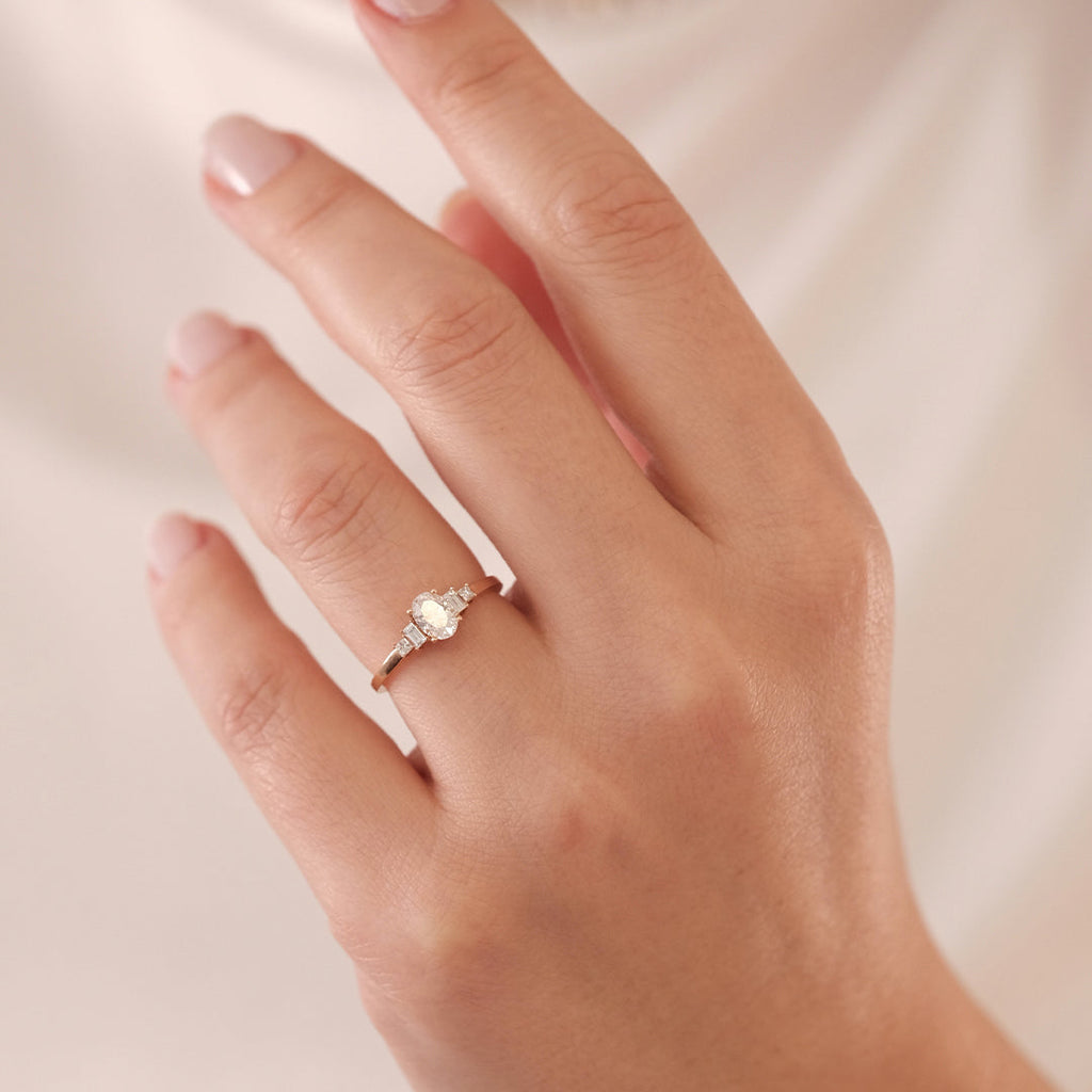 0.64 Karat Oval Agena Tektaş Pırlanta Yüzük