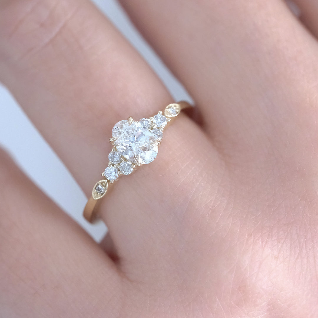 0.82 Karat Bianca Oval Tektaş Pırlanta Yüzük