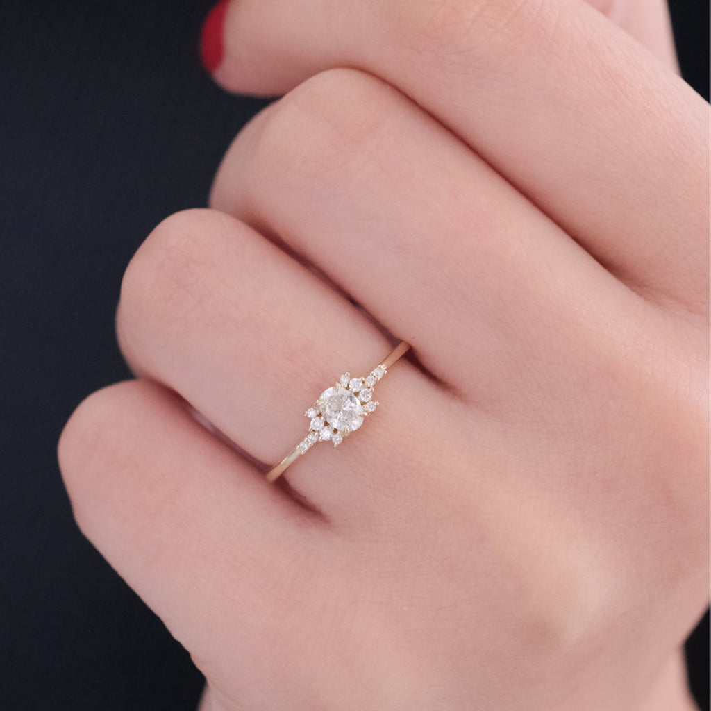0.38 Karat Oval Meissa Tektaş Pırlanta Yüzük