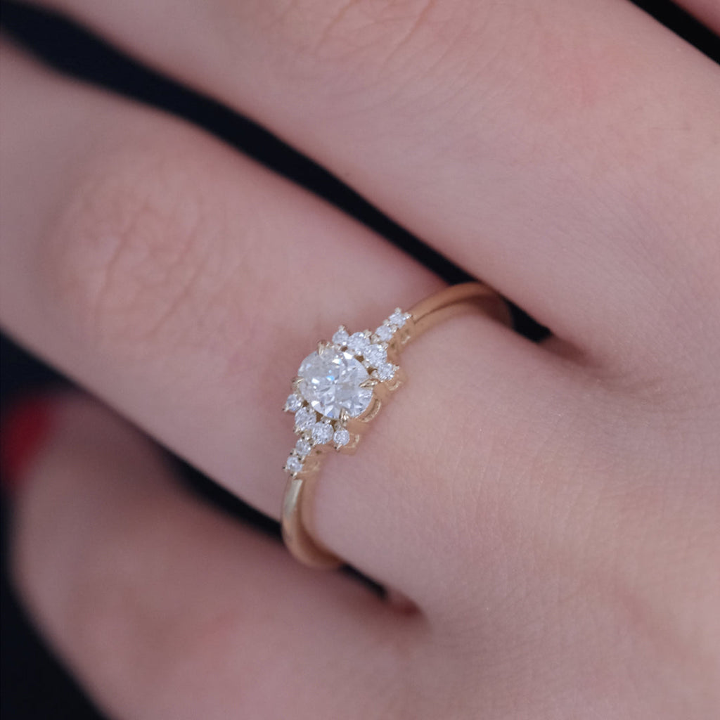 0.38 Karat Oval Meissa Tektaş Pırlanta Yüzük