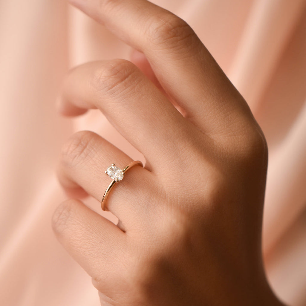 0.50 Karat Oval Vela Tektaş Pırlanta Yüzük