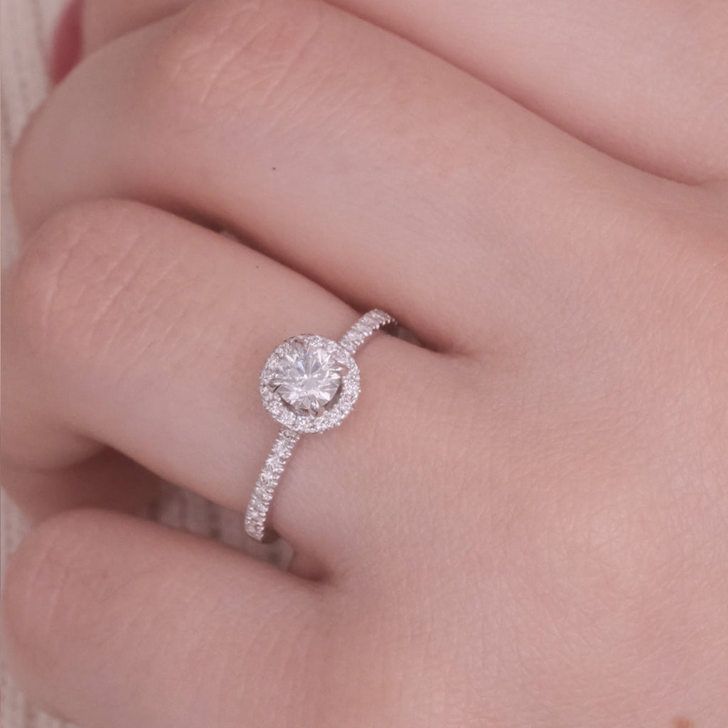 0.60 Karat Pırlanta Tektaş Halo Yüzük