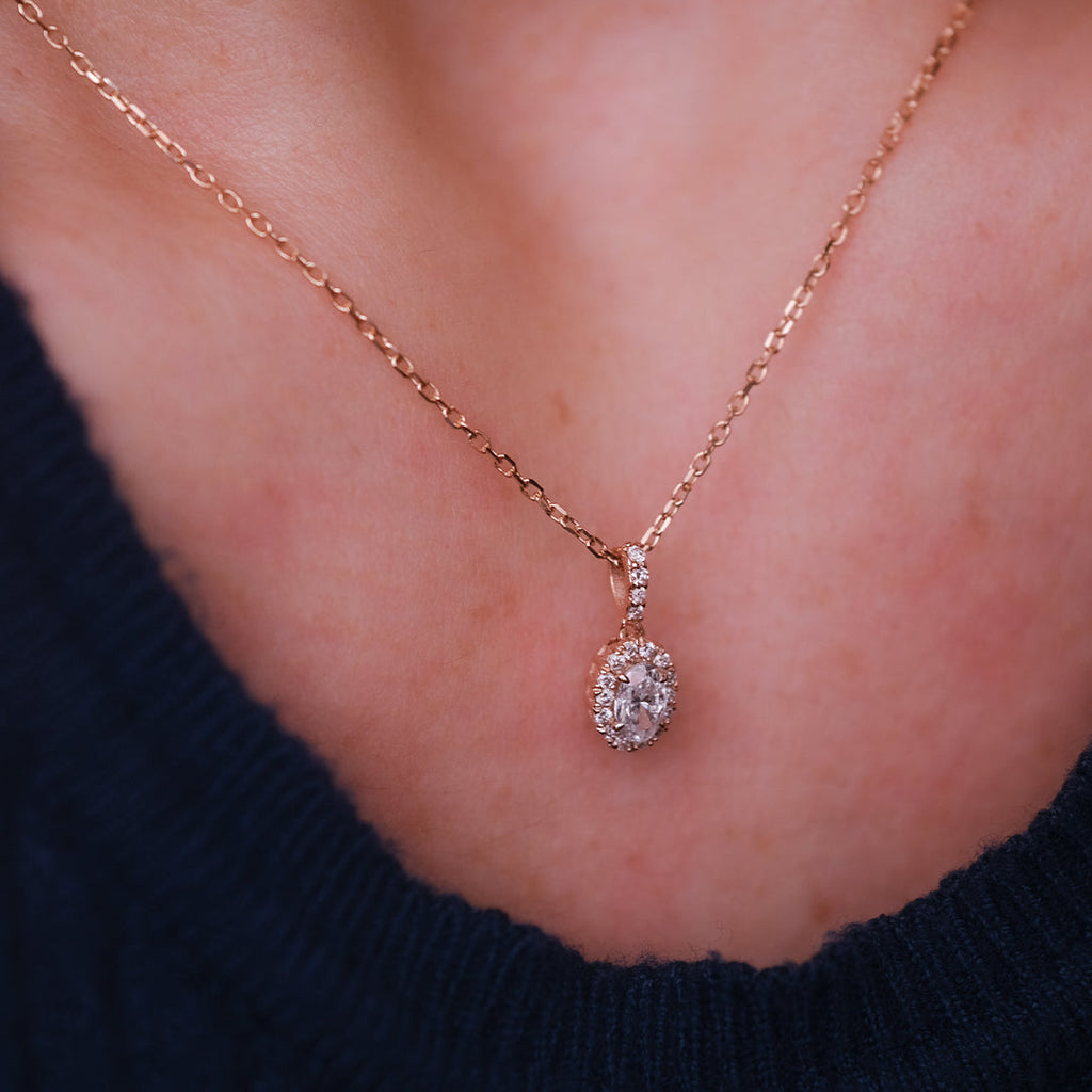 0.29 Karat Tiara Tektaş Pırlanta Kolye