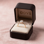 DVS Diamonds oval tektaş yüzük, krem içli DVS kutusunda